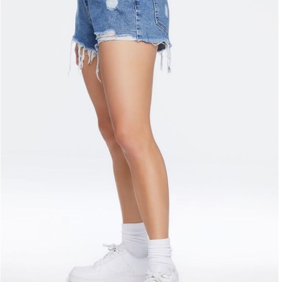 NWT rue 21 Retro High Rise distressed jean denim shorts - Picture 3 of 14